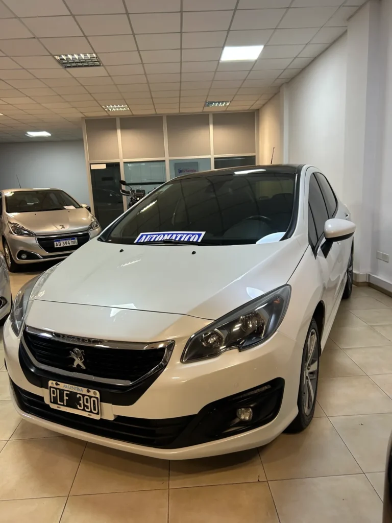 Peugeot 308 Año 2016 Vista Frontal Derecha