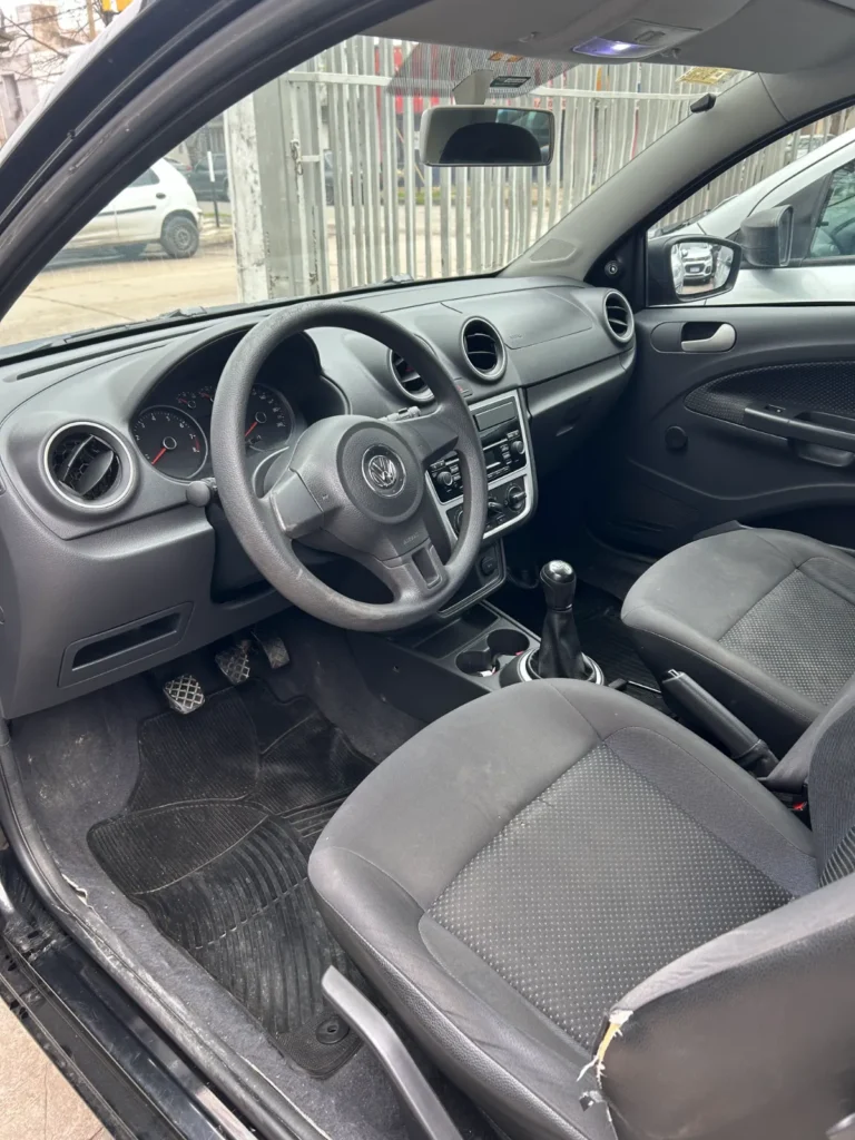 Volkswagen Gol Trend Modelo 2015 vista interior delantera