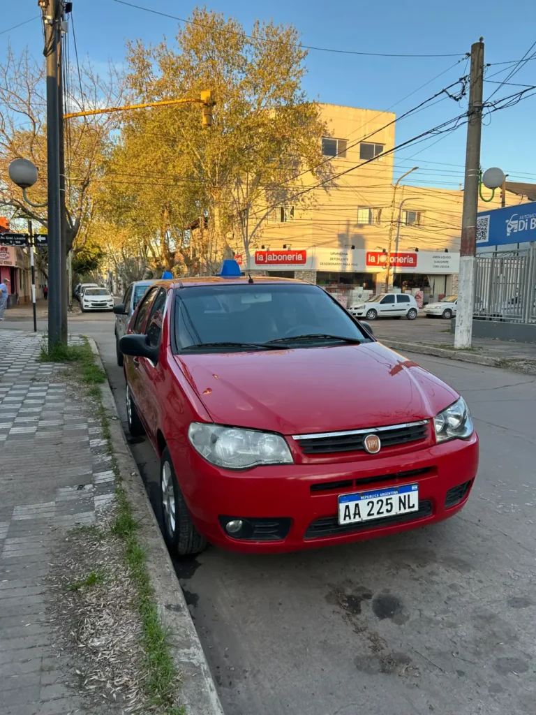 Fiat Palio Modelo 2016 vista frontal derecha