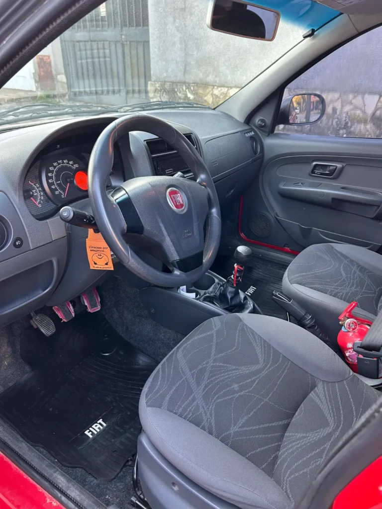 Fiat Palio Modelo 2016 vista interior frontal