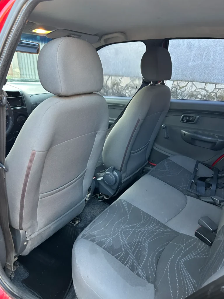 Fiat Palio Modelo 2016 vista interior trasera